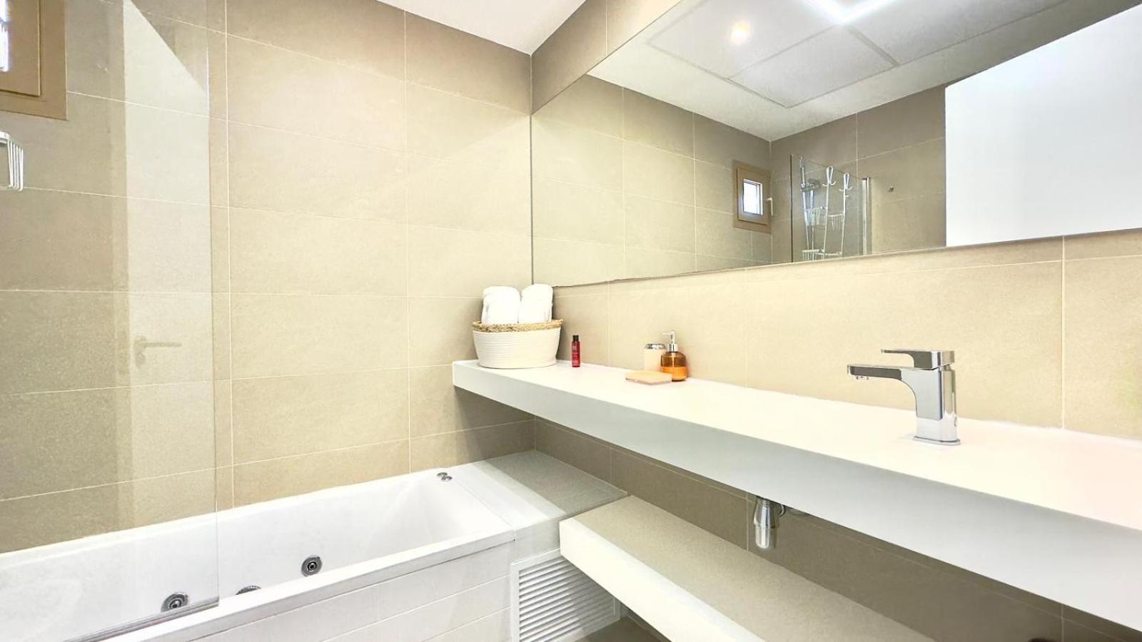 Intempo Residence By Leo Apartments Бенидорм Екстериор снимка