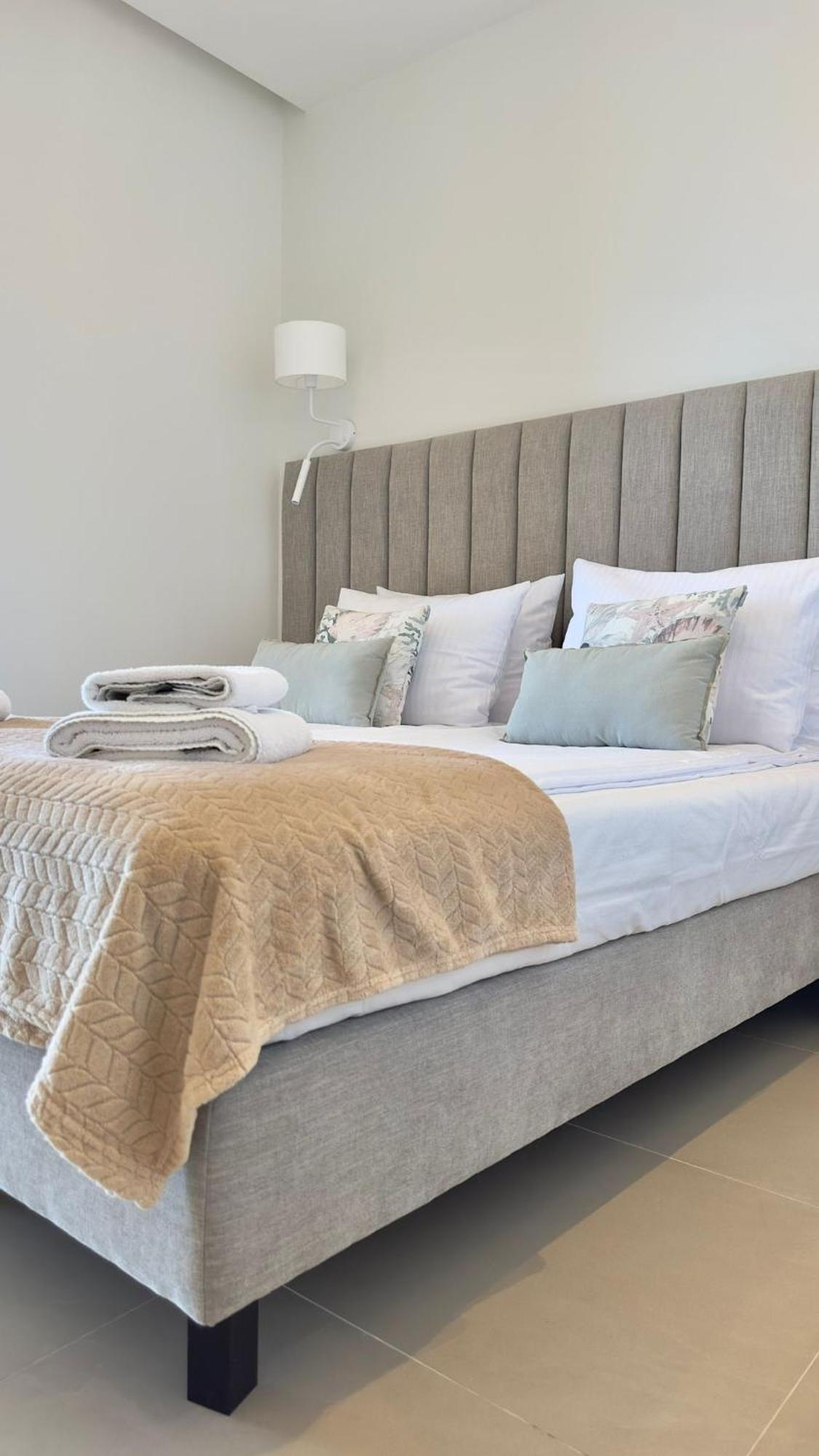 Intempo Residence By Leo Apartments Бенидорм Стая снимка