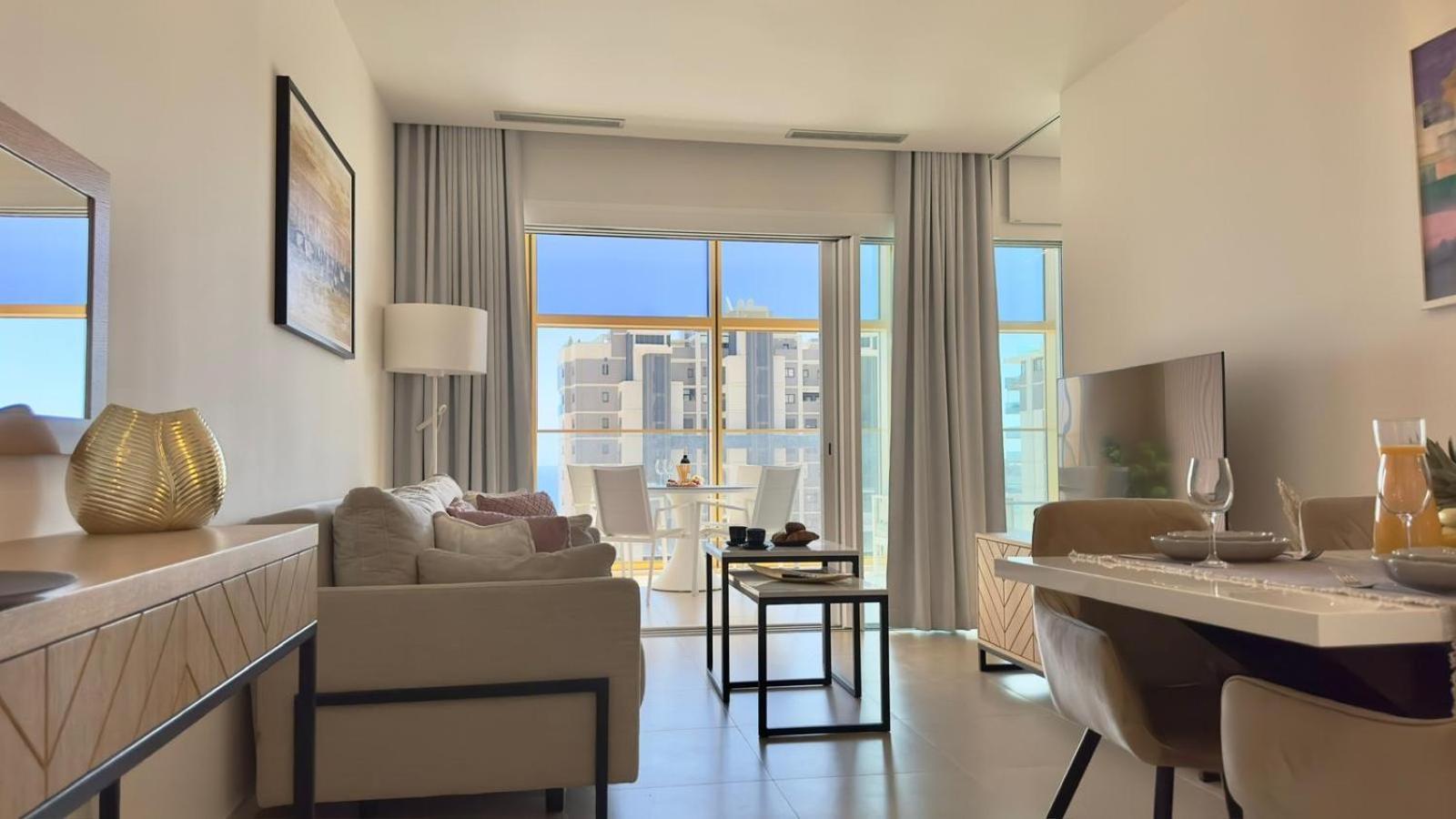 Intempo Residence By Leo Apartments Бенидорм Екстериор снимка