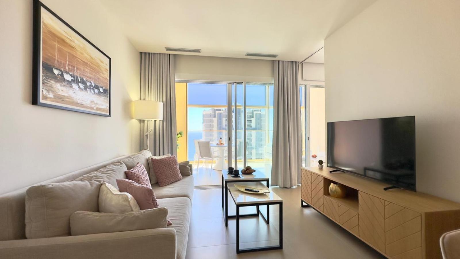 Intempo Residence By Leo Apartments Бенидорм Екстериор снимка